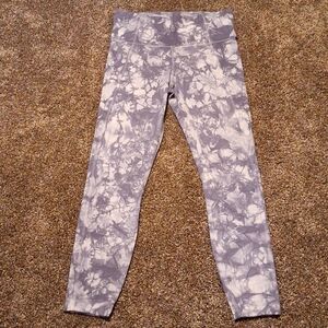 Athleta EUC! Chaturanga Legging! Size Small! Light Gray and White! Key pocket!